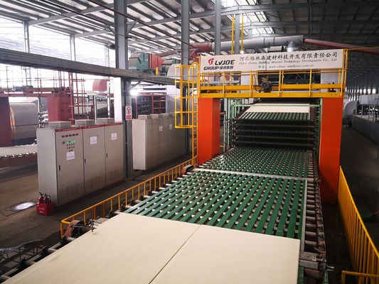 Ein guter Preis. Hochgeschwindigkeitsmineralholzfaserplatte-Ausrüstungs-Wärmedämmung volles Automaticfully Online