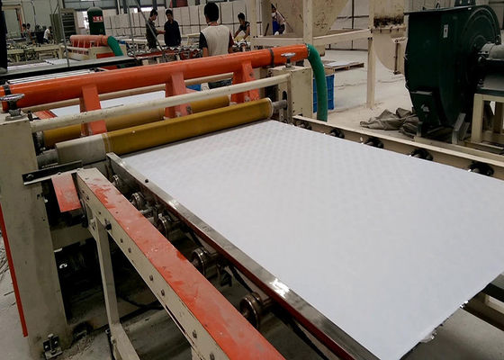 Automatische halbautomatische PVC-Laminat-Gips-Deckenfliesen-Produktionsmaschine