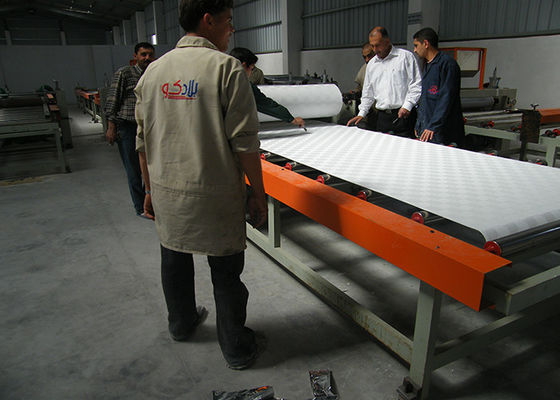 Doppelseitige vollautomatische Laminationsmaschine für Plafondplatten aus PVC-Gips