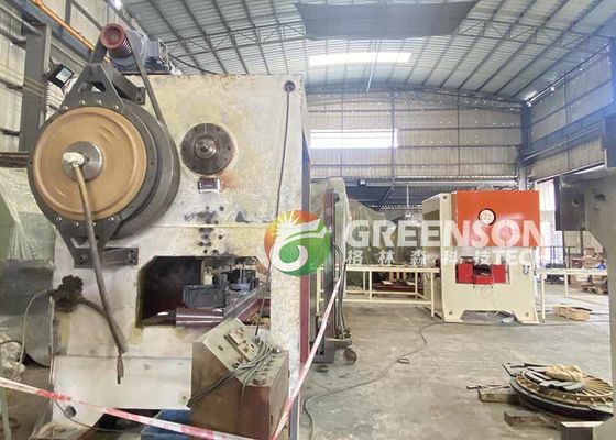 Vollautomatische Maschine zur Perforation von Gipsplatten