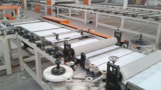 Automatische lamellierende Maschine, die automatisch abgeschnitten werden kann