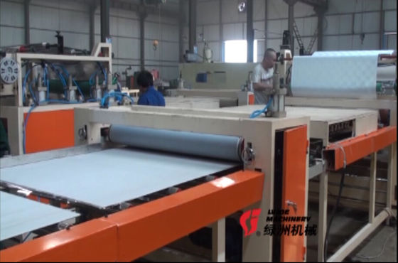 PVC-Decke deckt Gipskarton-lamellierende Maschine mit wasserdichtem/Staub-Beweis mit Ziegeln