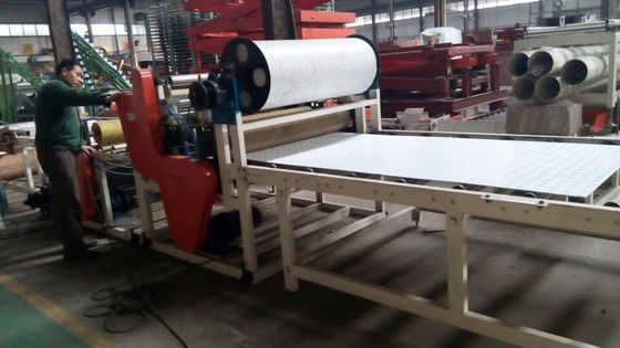 Berühmte Marken-China-Vinylbaumaterialien PVC-Film-Laminierungs-Maschinen-Anlage