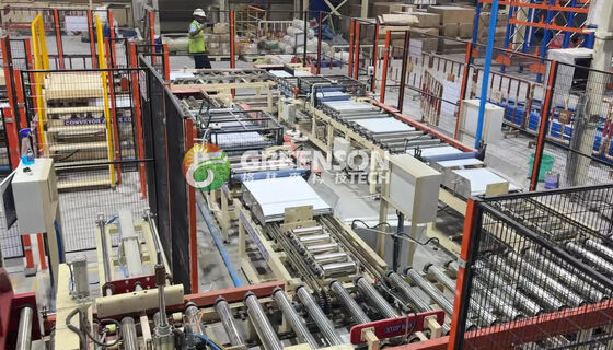 Ein guter Preis. Vollautomatische Kaschiermaschine mit 15 m/min Kaschiergeschwindigkeit und automatischer Plattenzuführung für das Zuschneiden von Gipskarton-Decken Online