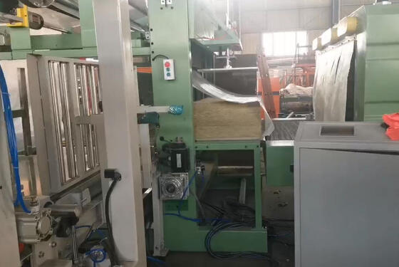 PLC-gesteuerte Produktionslinie für Steinwolle mit hoher Temperaturhärtung und Rohstoffdichte von 80-200 kg/m3