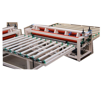 Ein guter Preis. Halbautomatische dekorative PVC-Film-Laminats-Brett-Maschine 380V CER-ISO genehmigte Online