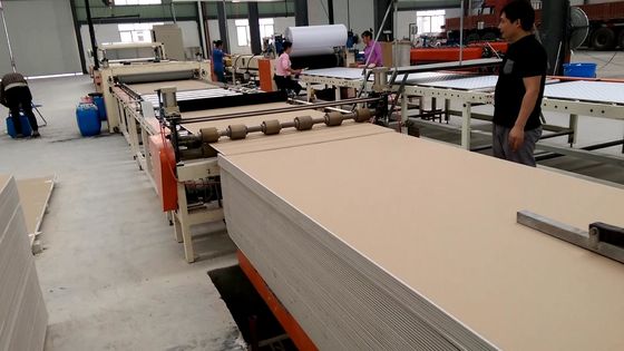 Kalziumkieselsäureverbindungs-Brett-Aluminiumfolie-lamellierende Maschine 380V, Frequenz 50HZ